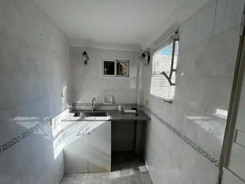 FARIAS AL 1000 CASA EN ALQUILER