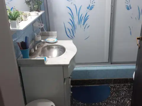 Casa 4 ambientes con 1 baño