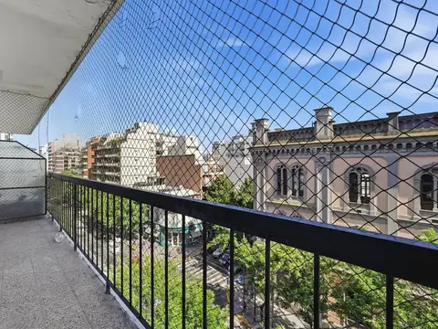 venta Departamento 3 ambientes al frente con balcón – Subte Línea E a metros