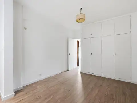 venta Departamento 3 ambientes al frente con balcón – Subte Línea E a metros