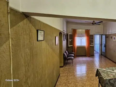 OFICINA EN VENTA LANUS ESTE FRENTE A LA ESTACIÓN