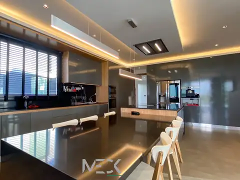 Casa en Alquiler de 4 dormitorios