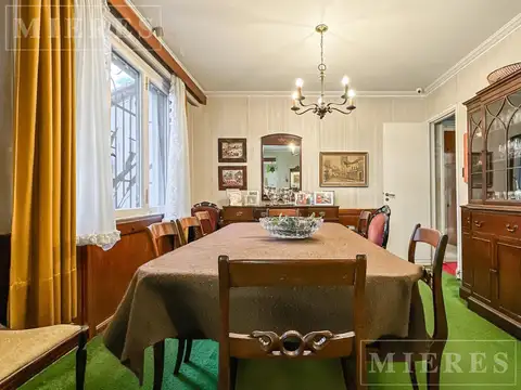 Casa en venta, en  Acassuso, vías a Libertador.