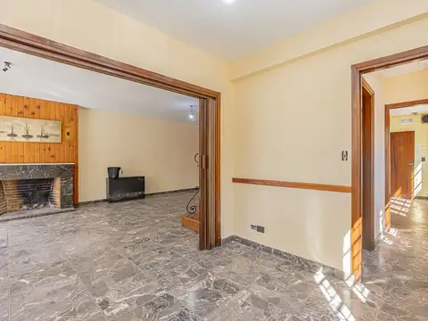 Casa 5 ambientes con 1 baño