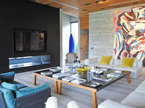 Exclusiva casa y Pool House en Tortugas CC