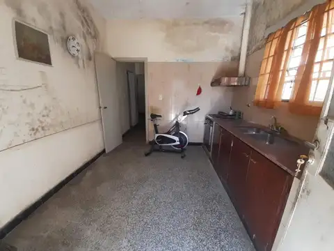 Casa 5 ambientes con 1 baño