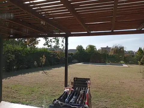 Casa en Alquiler Temporal con 4 cocheras