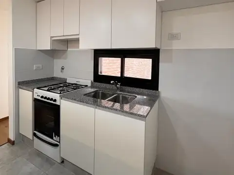 Departamento en Alquiler en Fisherton, $ 720.000