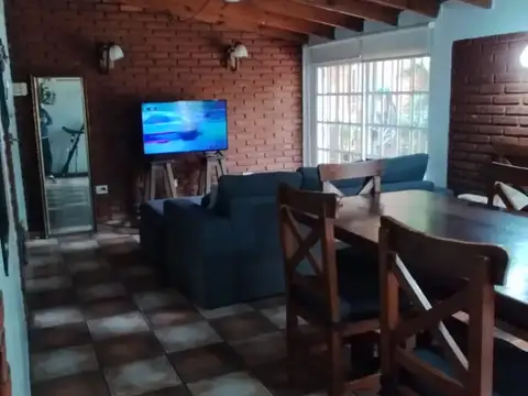 Casa en Alquiler en Burzaco, $ 950.000