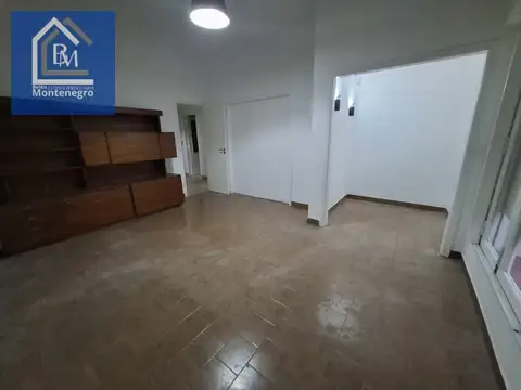 Casa 6 ambientes con 2 baños