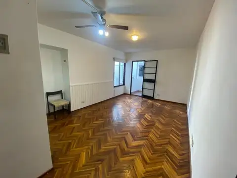 Pichincha 1200, Piso 1