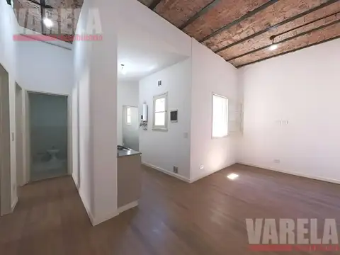 Departamento Apto Credito! Reciclado- 3 amb-Primer Piso c/Terraza propia .Bajas Expensas.u$s128.000