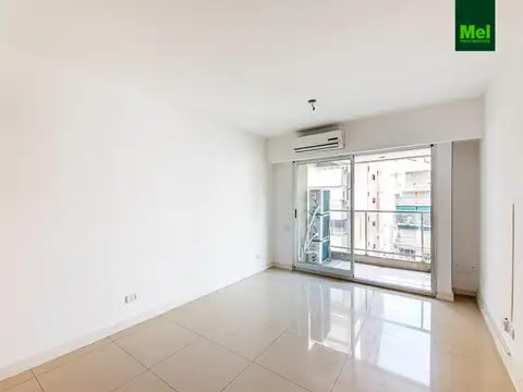 3 ambientes al frente con Cochera y Baulera.- Belgrano