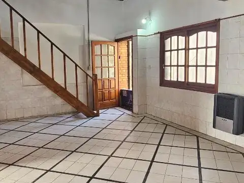 Depto Tipo Casa en Alquiler en Temperley, $ 700.000