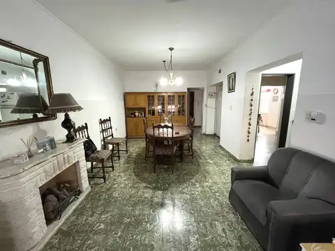 Venta Casa 2 Dormitorios Patio Blanco Encalada 2700