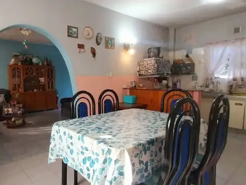 Casa 6 ambientes con 3 baños