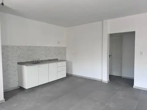 Jujuy 100, Piso PB
