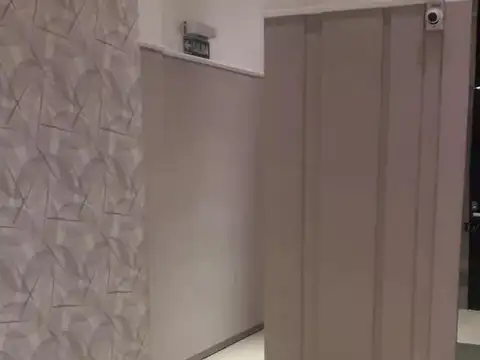 Av Rivadavia 14882 , Piso 1