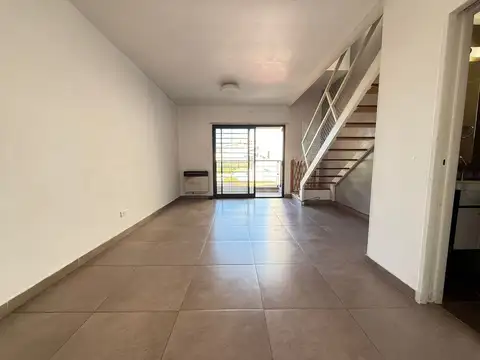 VENTA DPTO 3 AMB. EN DUPLEX CON COCHERA