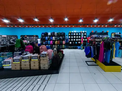 VENTA GRAN LOCAL AL FRENTE CALLE SAN MARTIN LUJAN
