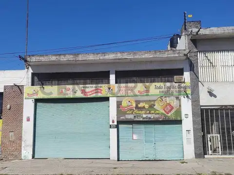 VENTA Galpón de 530 m² con local, oficinas y doble acceso | Uriburu 2051
