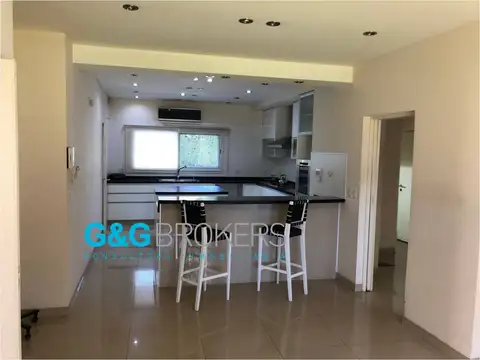 Casa 7 ambientes con 7 baños