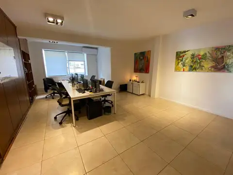 Suipacha  e/ Diagonal Norte (Av.Roque Saenz Peña) y Pte Peron 200