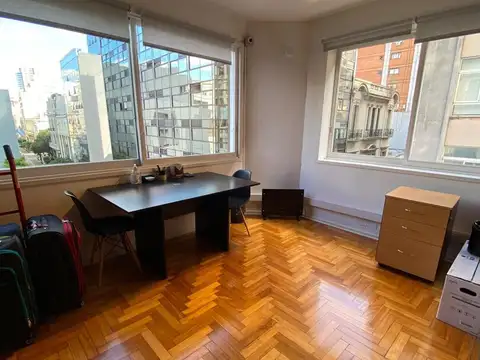 Suipacha  e/ Diagonal Norte (Av.Roque Saenz Peña) y Pte Peron 200