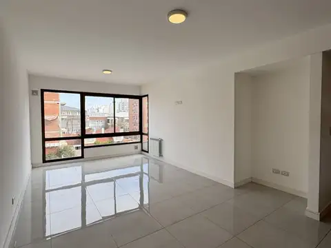 PRIMERA JUNTA 3000, Piso 4