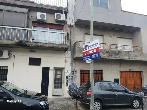 Venta amplio depto de 3 amb