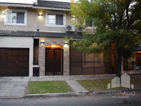 VENTA CASA 6 AMBIENTES CASTELAR NORTE