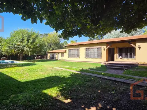 Se alquila Casa de 4 ambientes en Villa Udaondo, Parque leloir