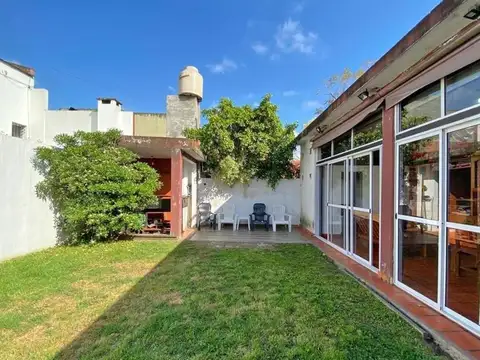 CASA - 4 AMBIENTES - MERLO