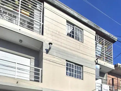 Departamento 2 ambientes con balcon al frente