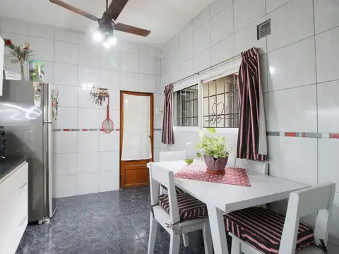 Casa 5 ambientes con 1 baño