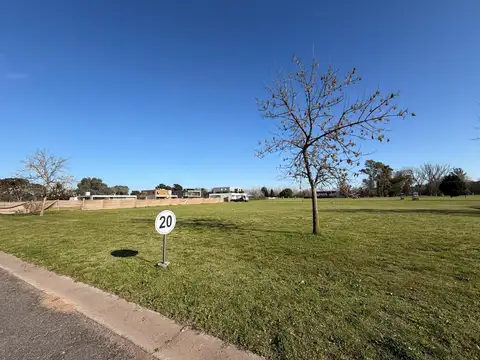 Venta terreno en Barrio del Golf lote 59 en Francisco Álvarez