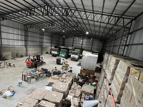 Depósito de 1016 m2 cub en Parque Unico Exaltacion De La Cruz