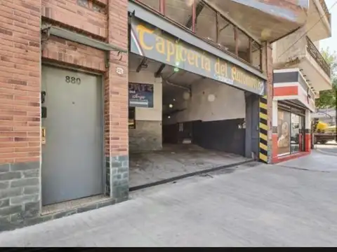 VENTA DE LOCAL COMERCIAL EN PLANTA BAJA EN FLORESTA APTO CREDITO