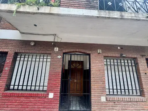 PH a refaccionar en venta con Terraza en Barracas