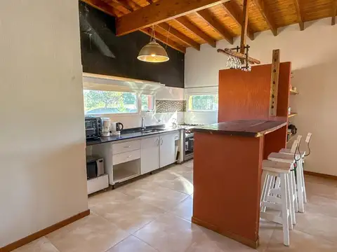 Casa en Alquiler en Barrio Ecuestre, USD 3.200