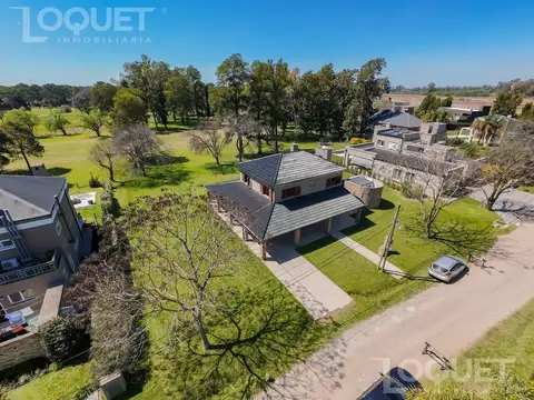 Casa 5 ambientes con 3 baños