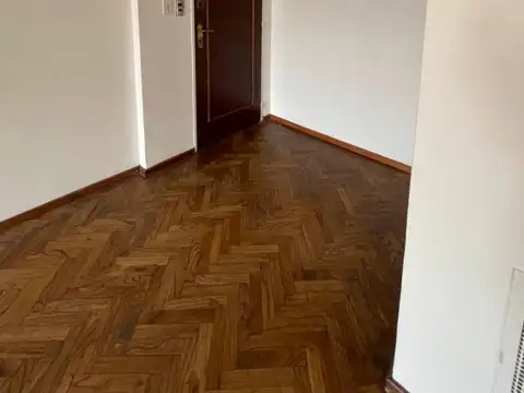 Pellegrini 1700, Piso 11