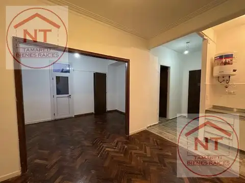 Departamento 2 amb con balcón. Reciclado. Alquiler Barracas