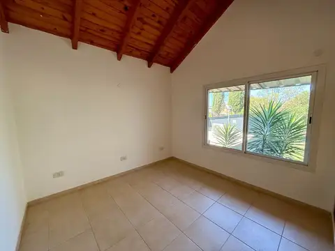 Casa 6 ambientes con 3 baños