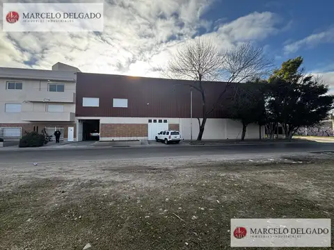Galpón  / Deposito con oficinas 3800 m2 en Banfield Alquiler - Venta