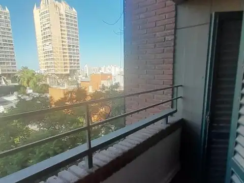 27 De Abril 1700, Piso 3