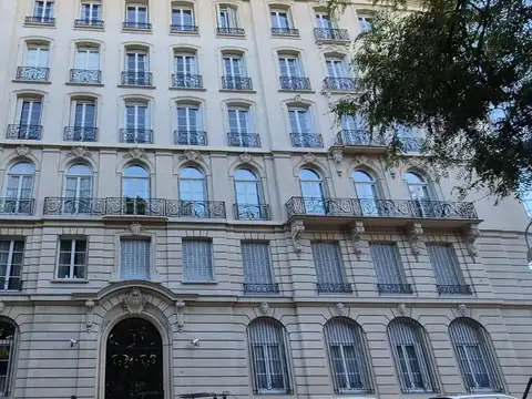 Departamento en Plaza S.Martin - Palacio Saint - venta / alquiler  UNICO -