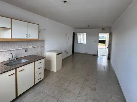 Paunero e/ Castelli y Junin