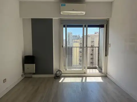VENTA DEPTO 3 AMB C/BALCON REFACCIONADO CABALLITO