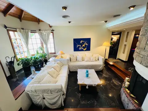 Casa en Venta en Olivos Maipu/Uzal, USD 470.000